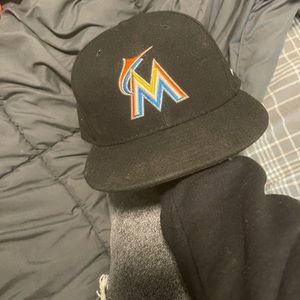 Miami Marlins hat barely worn 7 3/8 size
